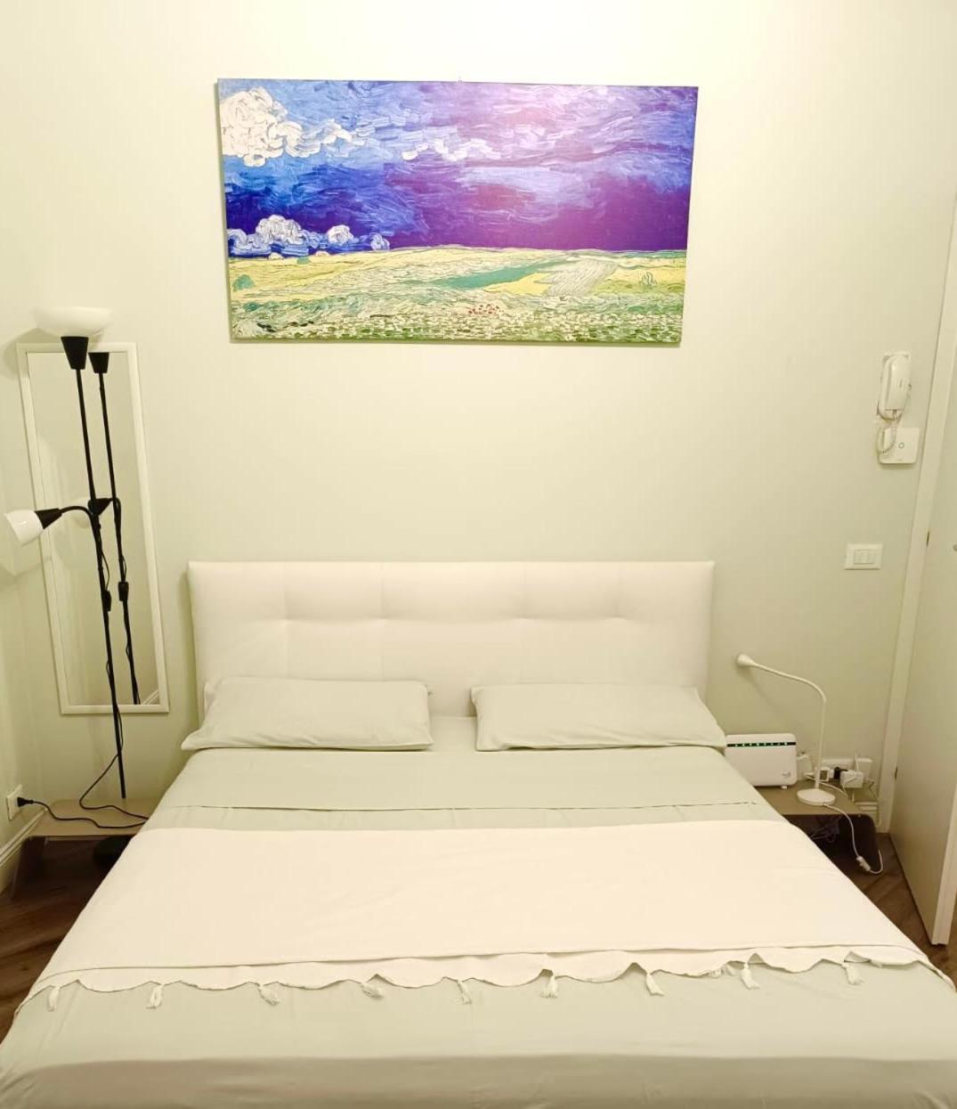 Monolocale Salvia Self Check In Apartment Pavia Bagian luar foto